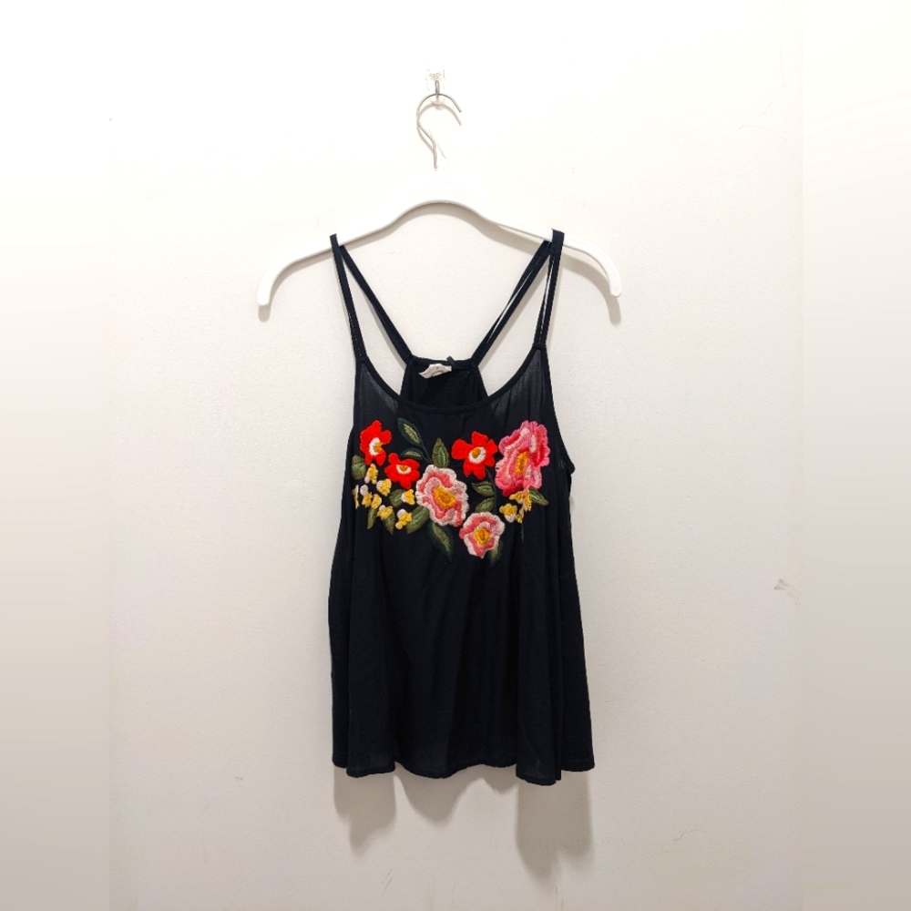 Akemi + Kin beautiful embroidered top size XS EUC